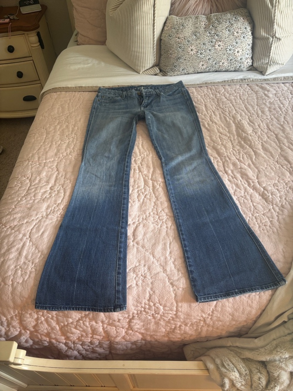 Women's Flared Jeans in